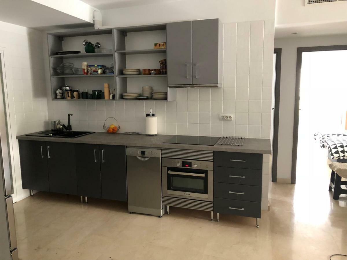 Seashape Apartment In Манилва Екстериор снимка